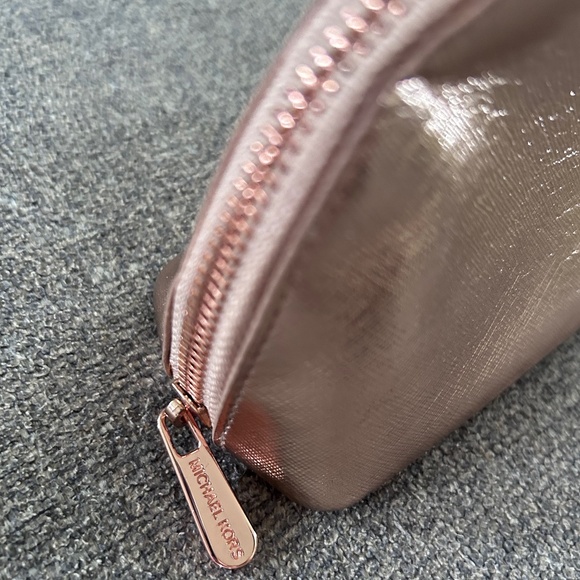 🍂FREE WITH 20$+ Purchase! Michael Kors Make Up/Coin Purse - Picture 5 of 8